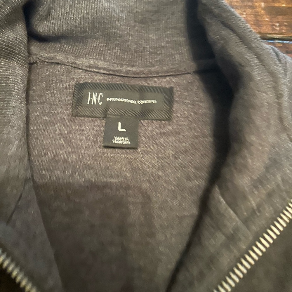 Men’s zipped crew neck sweater